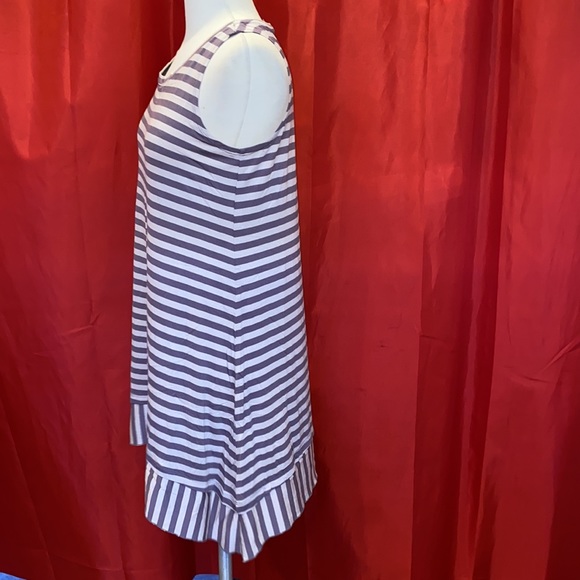 LOGO Layers by Lori Goldstein Printed Stripe Tank Top like new! - Picture 2 of 7